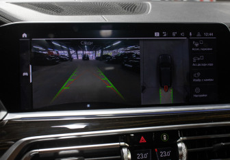 Подержанный автомобиль BMW X7 2019 года (21 фото)