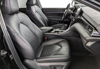 Подержанный автомобиль Toyota Camry Sedan 2021 года (24 фото)