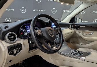 Подержанный автомобиль Mercedes-Benz GLC Coupe 2019 года (15 фото)