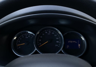 Подержанный автомобиль Renault Logan Sedan 2018 года (23 фото)