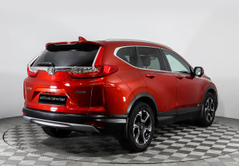 Подержанный автомобиль Honda CR-V 2018 года (3 фото)
