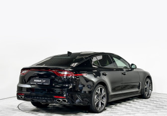 Подержанный автомобиль Kia Stinger 2018 года (5 фото)