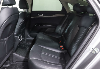 Подержанный автомобиль Kia K5 2022 года (22 фото)