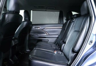 Подержанный автомобиль Toyota Highlander 2014 года (23 фото)