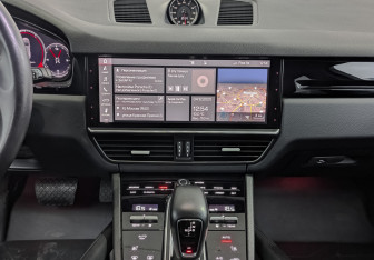 Подержанный автомобиль Porsche Cayenne 2021 года (17 фото)