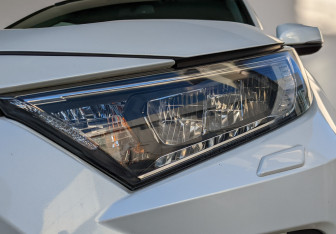 Подержанный автомобиль Toyota RAV4 2021 года (11 фото)