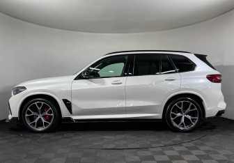 Подержанный автомобиль BMW X5 2021 года (5 фото)