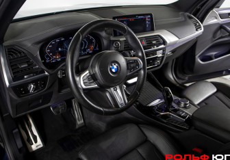 Подержанный автомобиль BMW X3 2018 года (25 фото)