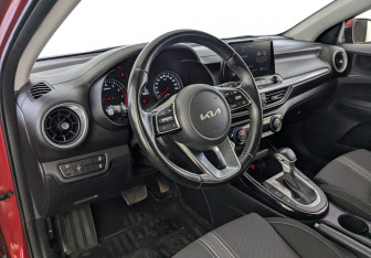 Подержанный автомобиль Kia Cerato Sedan 2021 года (17 фото)