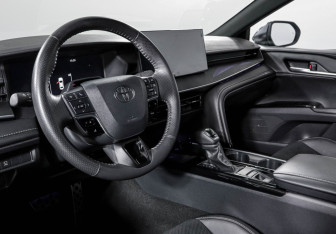 Подержанный автомобиль Toyota Camry Sedan 2025 года (14 фото)