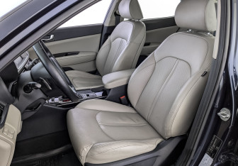 Подержанный автомобиль Kia Optima Sedan 2017 года (20 фото)