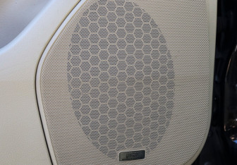 Подержанный автомобиль Lexus LX 2012 года (16 фото)