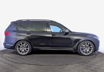 Подержанный автомобиль BMW X7 2021 года (4 фото)