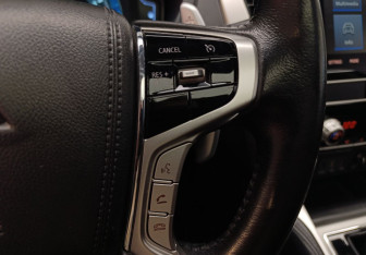 Подержанный автомобиль Mitsubishi Montero Sport 2021 года (23 фото)