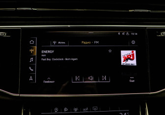 Подержанный автомобиль Audi Q8 2018 года (17 фото)