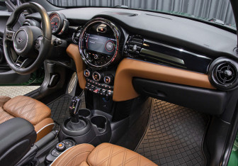 Подержанный автомобиль MINI Hatch 2021 года (11 фото)