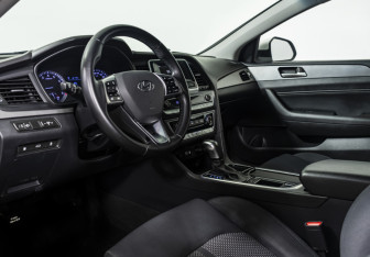 Подержанный автомобиль Hyundai Sonata 2019 года (9 фото)