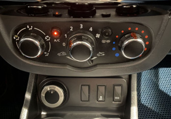 Подержанный автомобиль Renault Duster 2016 года (15 фото)