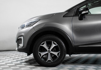 Подержанный автомобиль Renault Kaptur 2018 года (9 фото)