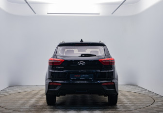 Подержанный автомобиль Hyundai Creta 2019 года (6 фото)