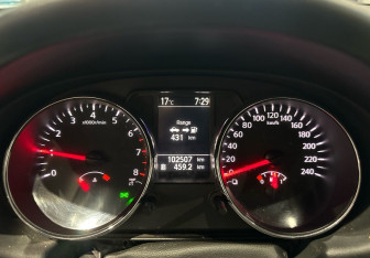 Подержанный автомобиль Nissan Qashqai 2011 года (14 фото)