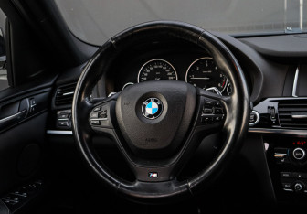 Подержанный автомобиль BMW X4 2015 года (12 фото)