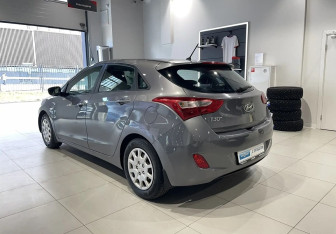 Подержанный автомобиль Hyundai i30 Hatchback 2012 года (6 фото)