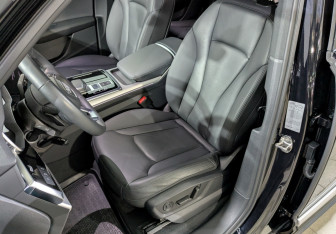 Подержанный автомобиль Audi Q7 2020 года (3 фото)