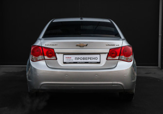 Подержанный автомобиль Chevrolet Cruze Sedan 2010 года (6 фото)