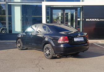 Подержанный автомобиль Volkswagen Polo Sedan 2011 года (7 фото)