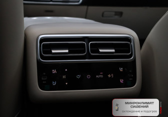 Подержанный автомобиль LiXiang L6 2024 года (13 фото)