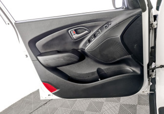 Подержанный автомобиль Hyundai ix35 2014 года (19 фото)