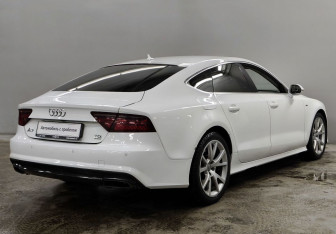 Подержанный автомобиль Audi A7 2012 года (5 фото)