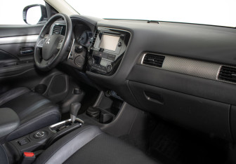 Подержанный автомобиль Mitsubishi Outlander 2012 года (9 фото)