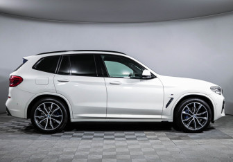 Подержанный автомобиль BMW X3 2021 года (4 фото)