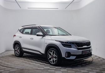 Подержанный автомобиль Kia Seltos 2022 года (3 фото)