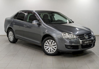 Подержанный автомобиль Volkswagen Jetta Sedan 2010 года (3 фото)