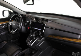 Подержанный автомобиль Honda CR-V 2017 года (8 фото)