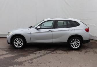 Подержанный автомобиль BMW X1 2014 года (8 фото)