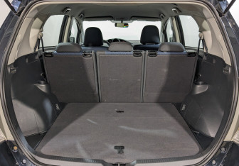 Подержанный автомобиль Toyota Verso 2014 года (10 фото)