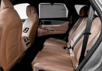 Подержанный автомобиль Jaecoo J8 2024 года (10 фото)