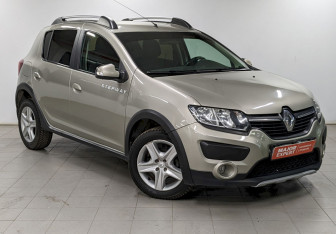 Подержанный автомобиль Renault Sandero 2016 года (3 фото)