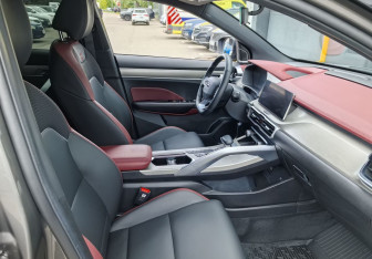 Подержанный автомобиль Geely Coolray 2023 года (13 фото)