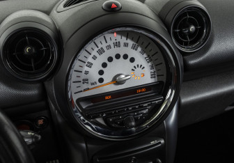 Подержанный автомобиль MINI Countryman 2013 года (12 фото)