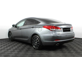 Подержанный автомобиль Hyundai i40 Sedan 2014 года (3 фото)