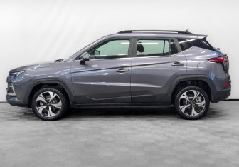 Новый Москвич 3 2025 (8 фото)