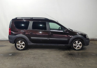 Подержанный автомобиль LADA (ВАЗ) Largus Wagon 2018 года (4 фото)