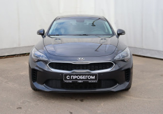 Подержанный автомобиль Kia Stinger 2019 года (2 фото)