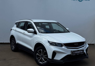 Подержанный автомобиль Geely Coolray 2022 года (3 фото)