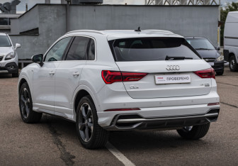 Подержанный автомобиль Audi Q3 2021 года (7 фото)